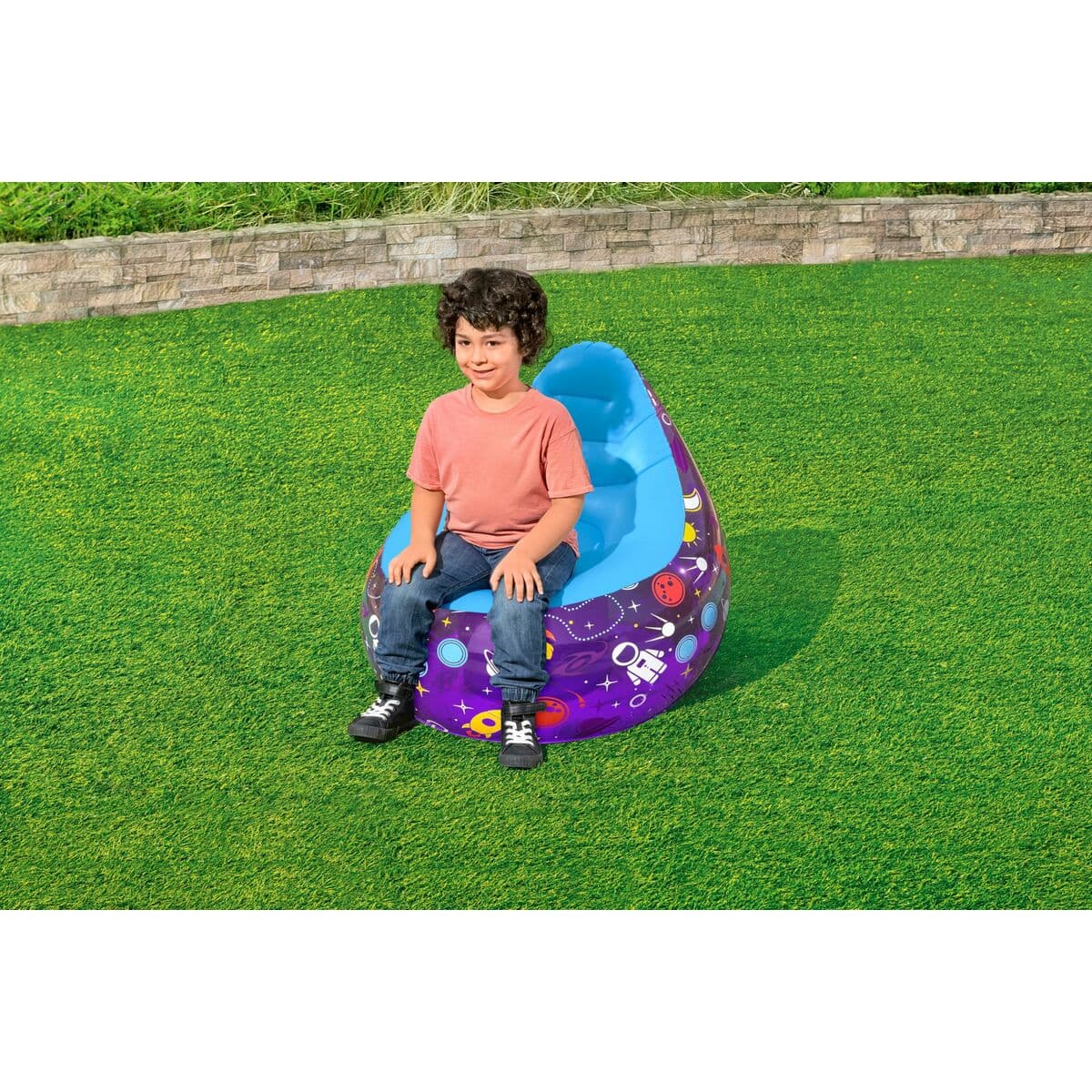 Bestway aufblasbarer Sessel mit LED-Leuchten Weltraum 72x72x64 cm +3 Jahre Innen- und Garten 75122 - Thumbnail 7