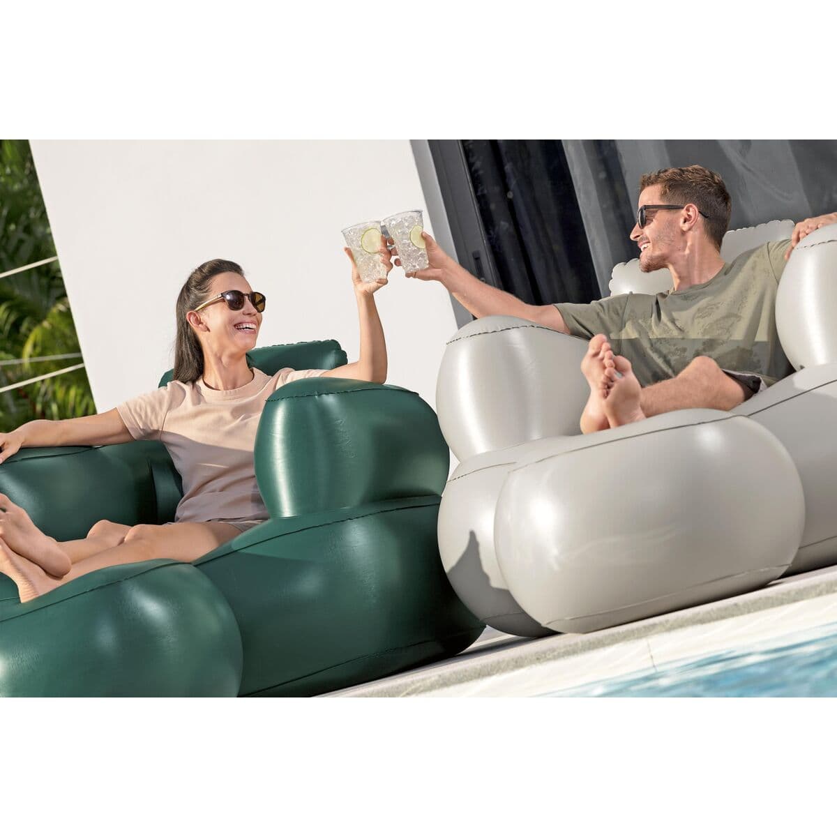 Bestway Sessel Aufblasbar mit Fußstütze Farbwahl 107x99x80/48x48x36 cm Innen 75137 - Thumbnail 7