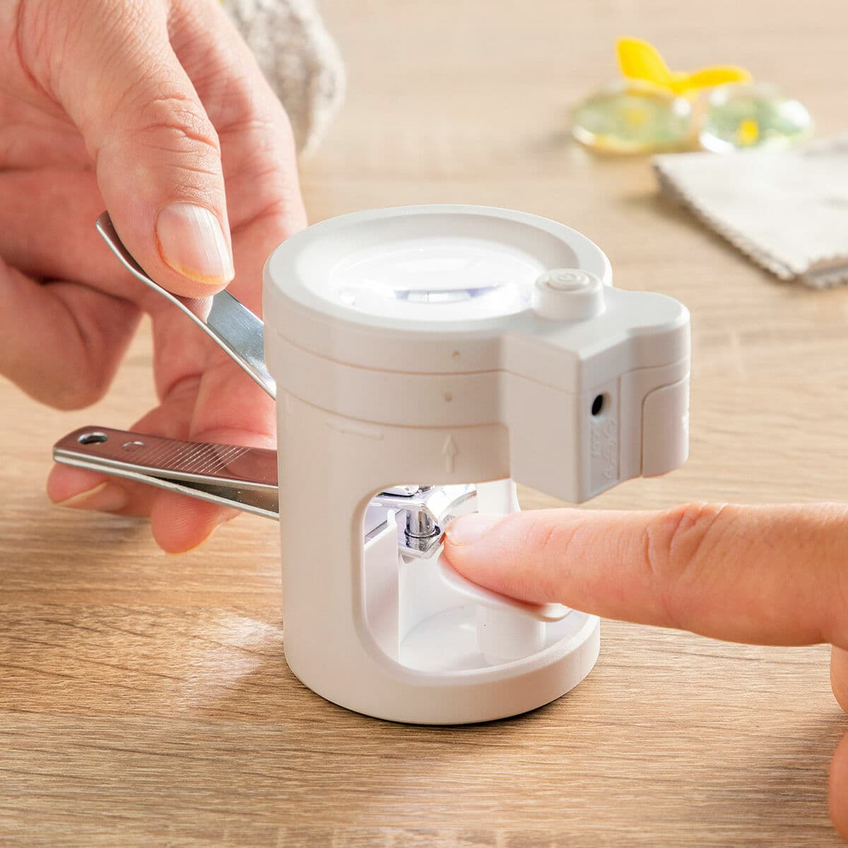 Nagelknipser mit LED-Licht, Lupe und Feile Clail InnovaGoods — Bild 1
