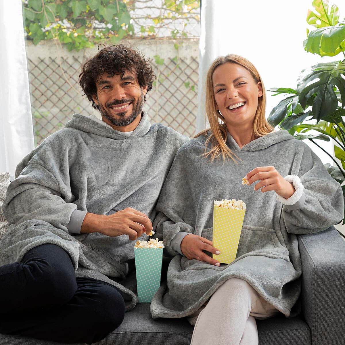 Übergroßes mit Fleece gefütterte Kapuzendecke Swug InnovaGoods - Thumbnail 6
