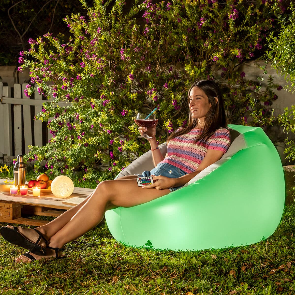 Aufblasbarer Sessel mit buntem LED-Licht und Fernbedienung Chight InnovaGoods — Bild 1